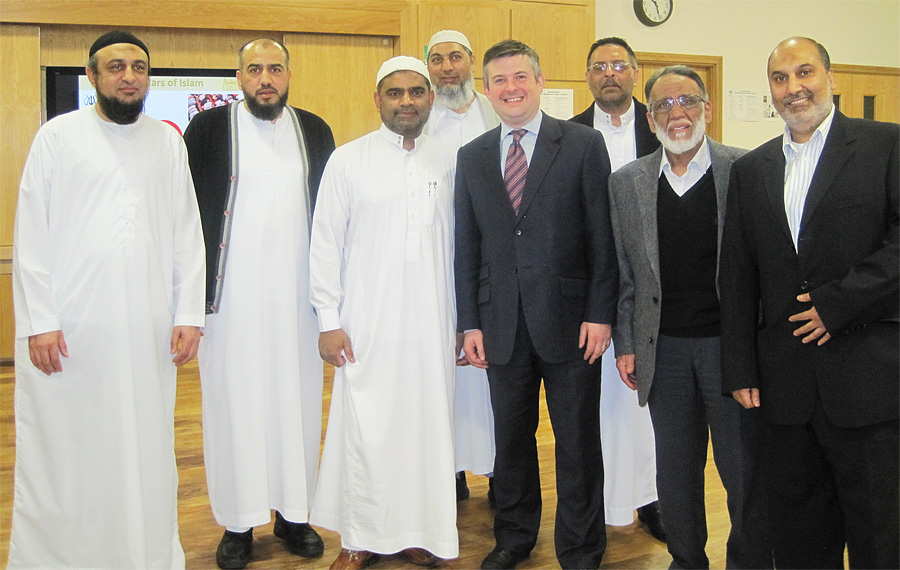 Arif Patel (Head of Education), Mustak Master (Madressa Committee), Gulam Husain (Secretary General), Iqbal Suleman (Masjid Committee), Jon Ashworth MP, Imtiaz Dassu (Joint Secretary), Ibrahim Fulat (Chair), Yunus Ahmed (Treasurer)